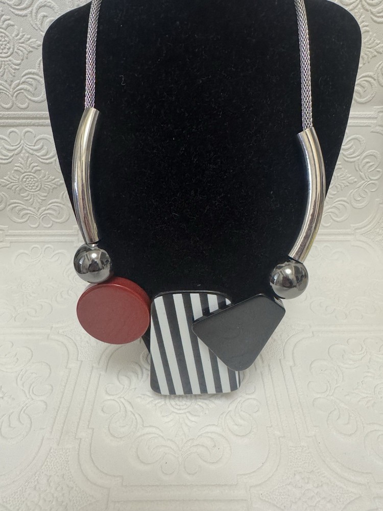 VNTG 1980’s Necklace Abstract Bold Statement Chunky Geometric Shape Silver Tone