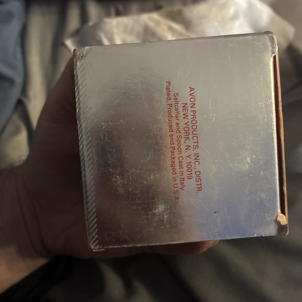 VINTAGE AVON HUDSON MANOR COLLECTION SILVERPLATED SALTCELLAR AND SPOON