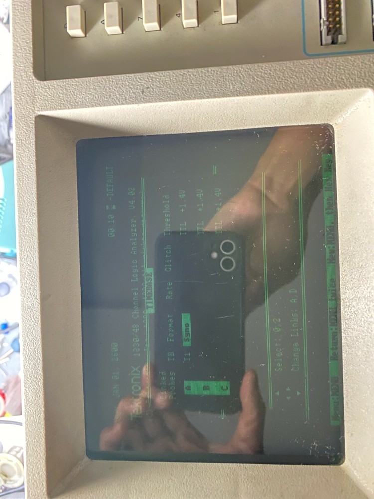 Tektronix 1230 Logic Analyzer Asynchronous Sampling