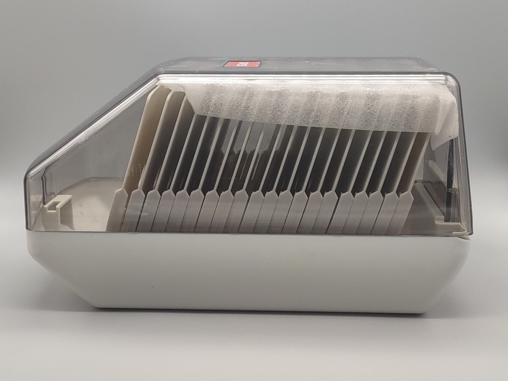 Staples 40 CD/DVD Storage Case