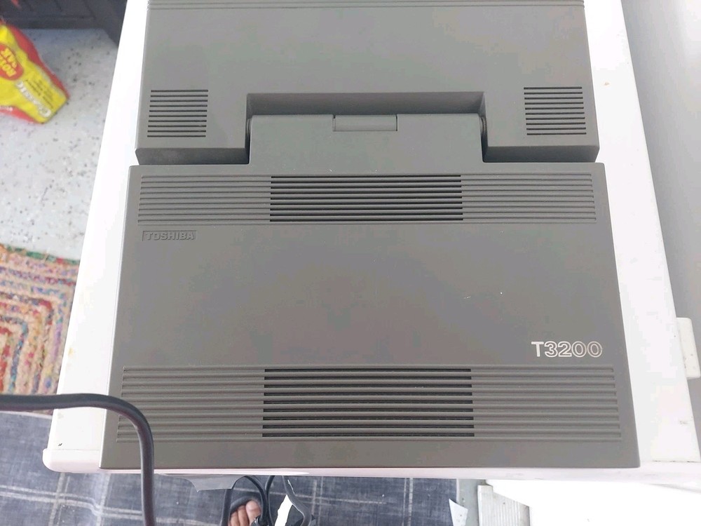 Toshiba T3200 Luggable Notebook Laptop