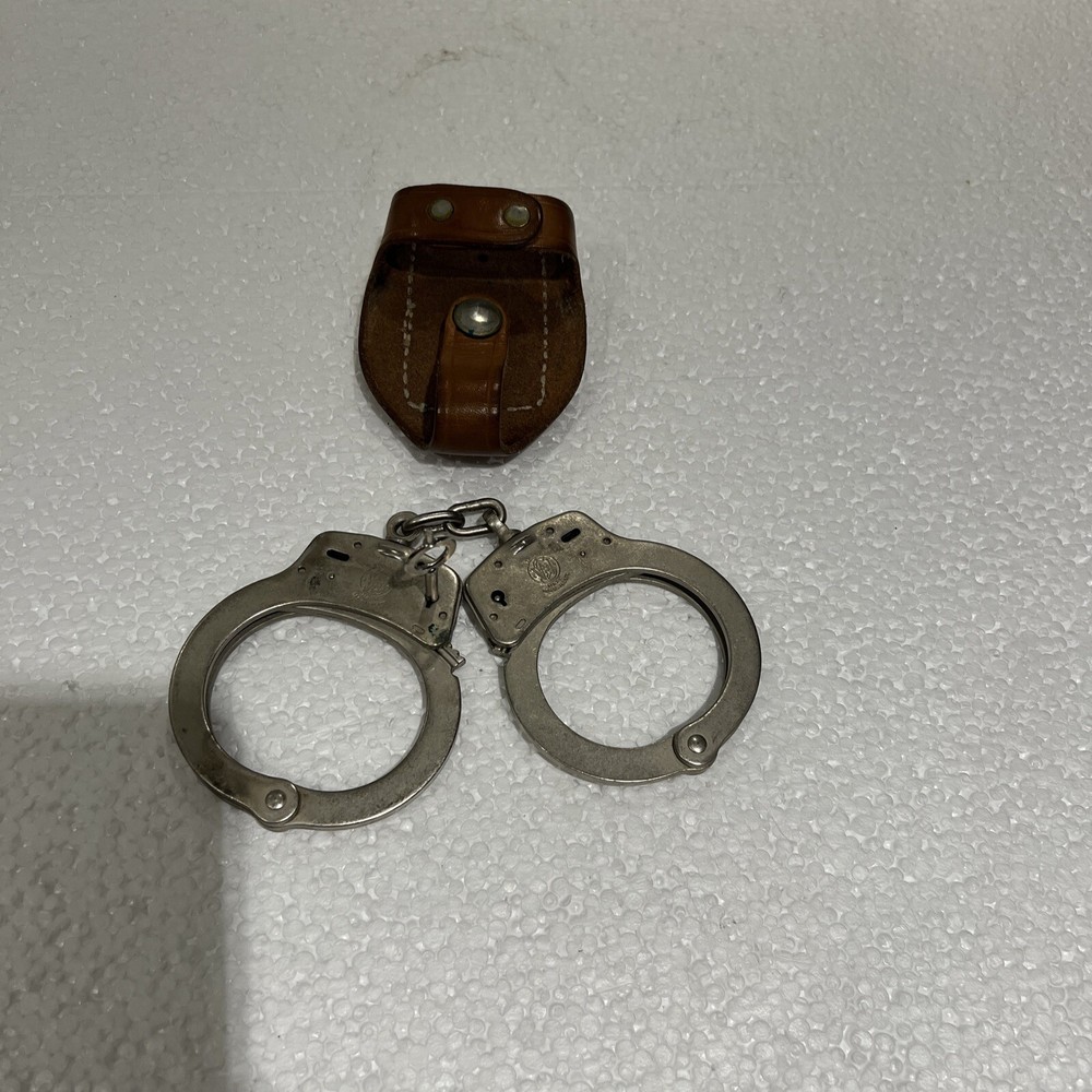 Smith & Wesson 350107 Chain Link Model 100 High Security Handcuffs with Key