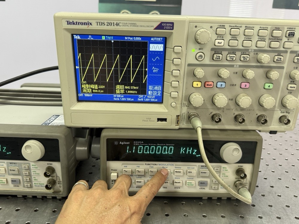 Agilent 33120A Function/Arbitrary Waveform Generator Tested Output AS-IS