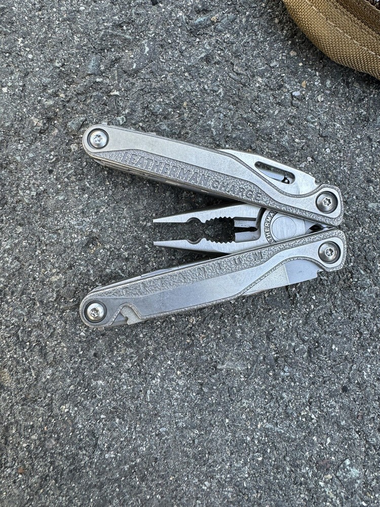 Zero Point Tactical IED Kit TIK.1 w/ Pouch & Leatherman Charge Multi-Tool