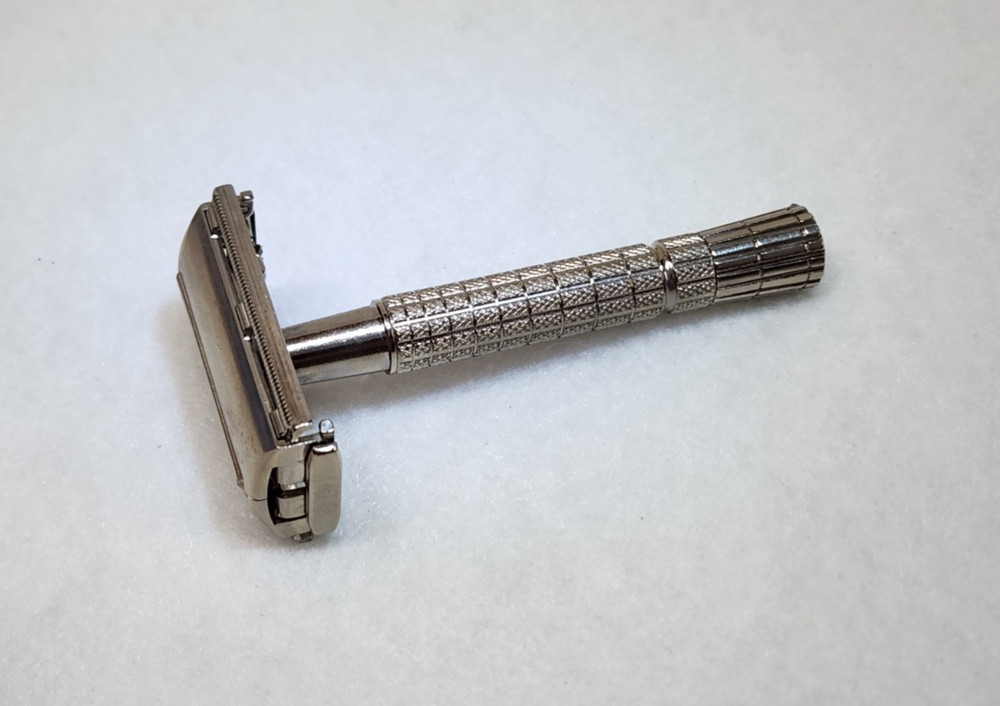 1955 Gillette Super Speed Flare Tip, TV Razor, Date Code A4 - EUC - Very Clean