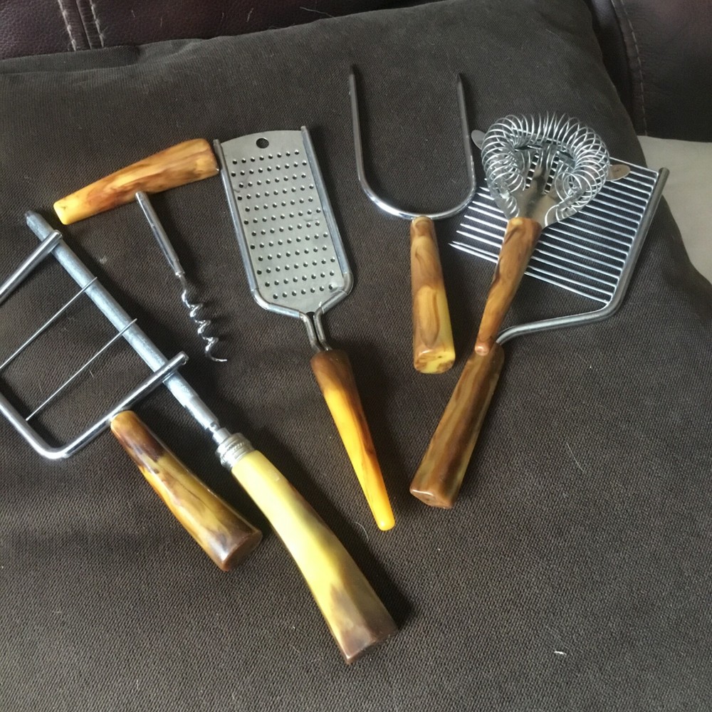 Vintage Bakelite 7 kitchen utensils