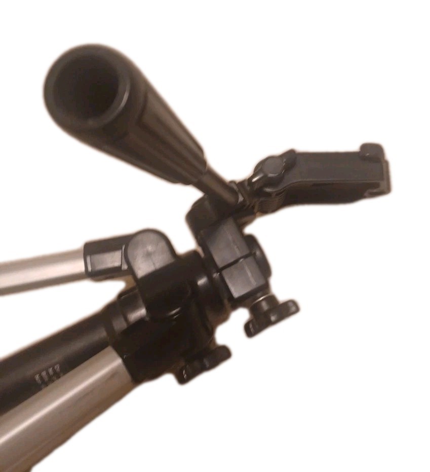 Velbon 5000 Tripod Adjustable Height And Head.