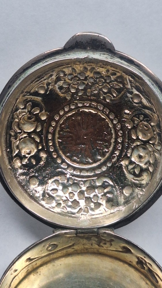Antique Snuff Pill Trinket Box 800 Silver