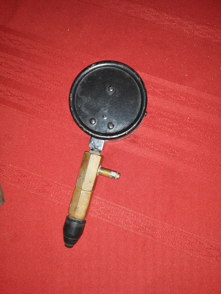 VINTAGE COMPRESSION TESTER