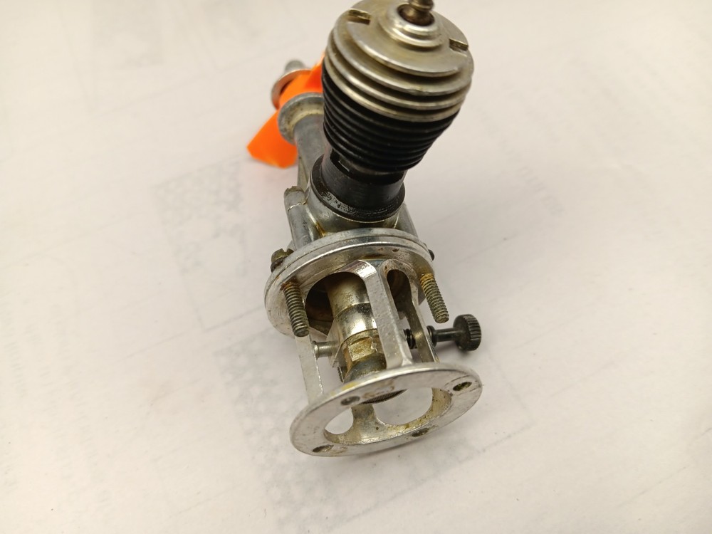 Vintage Cox Thermal Hopper .049 (0.8 cm³) Model Engine