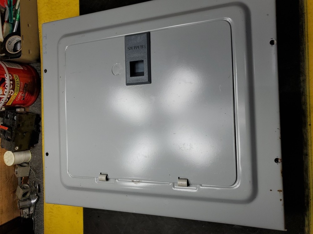 SIEMENS E0816ML-1125F CIRCUIT BREAKER PANEL