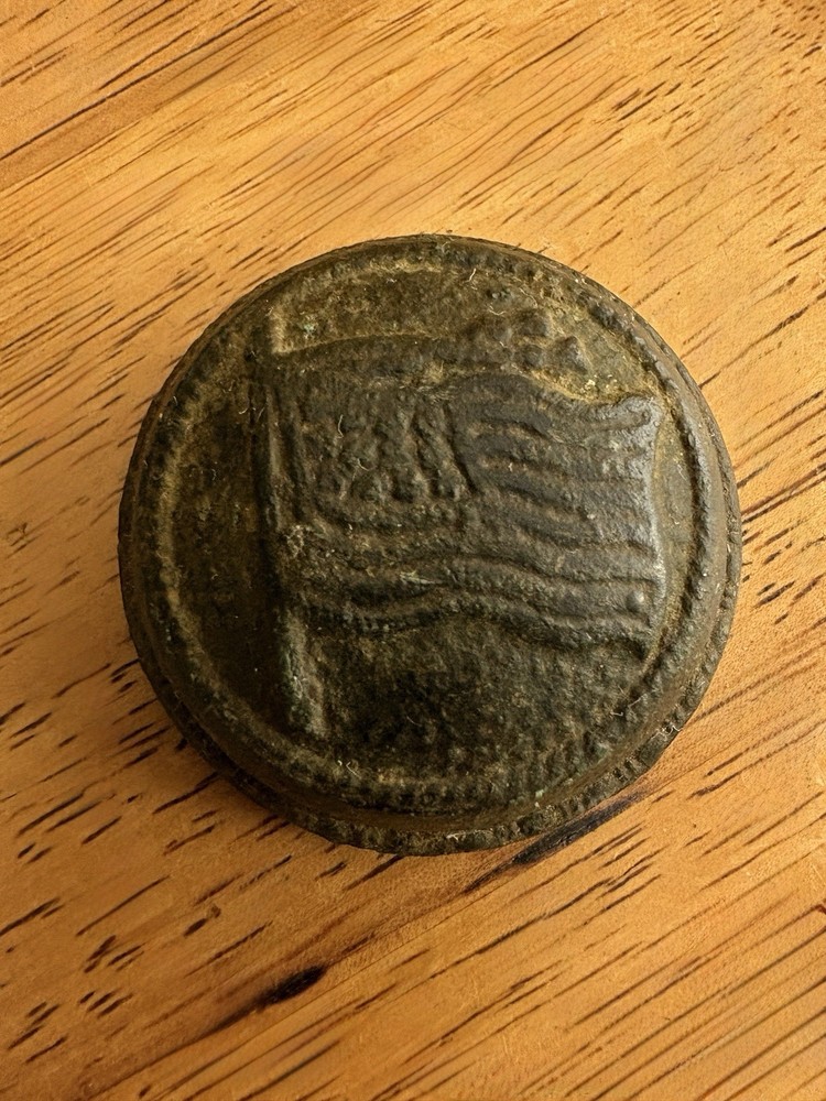 Antique Metropolitan Steamship Maritime Flag Button.
