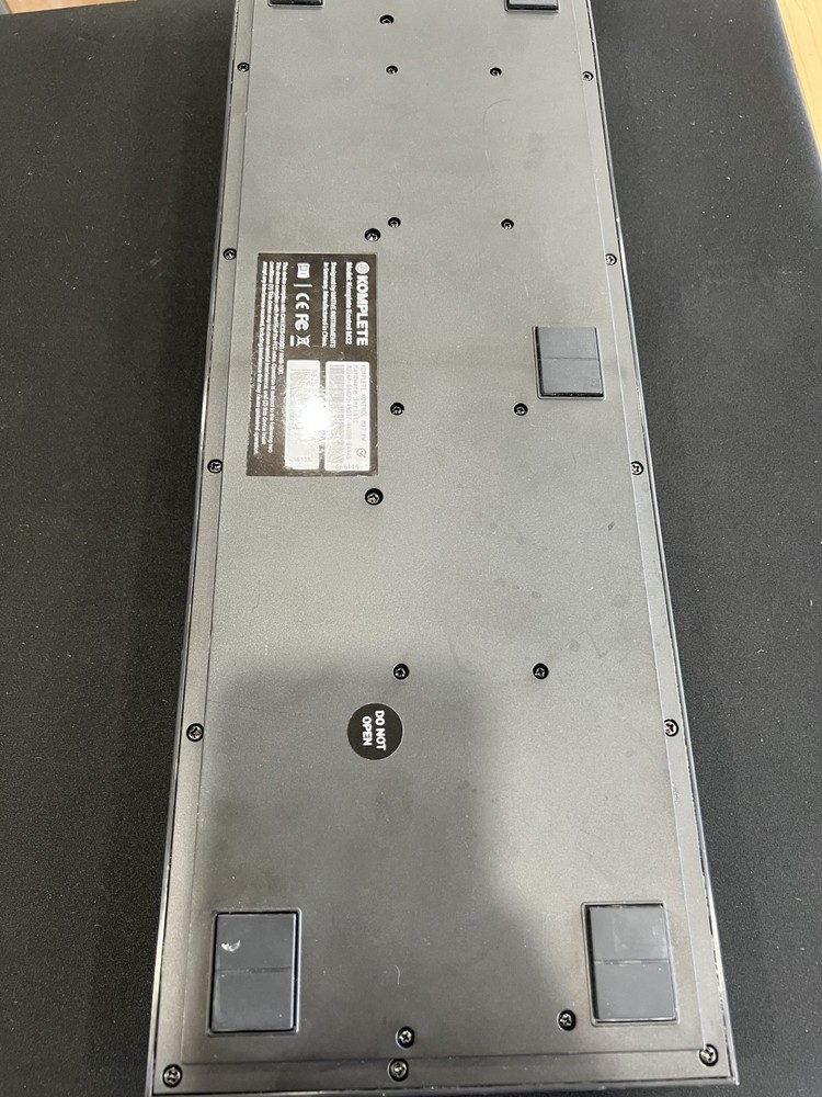 Native Instruments M32 Komplete Kontrol Keyboard Controller - SOLD AS IS