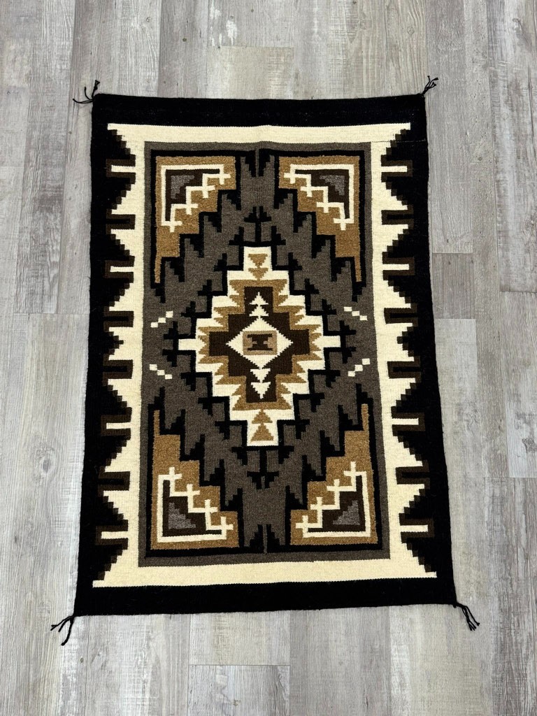 Navajo Rug: Two Gray Hills