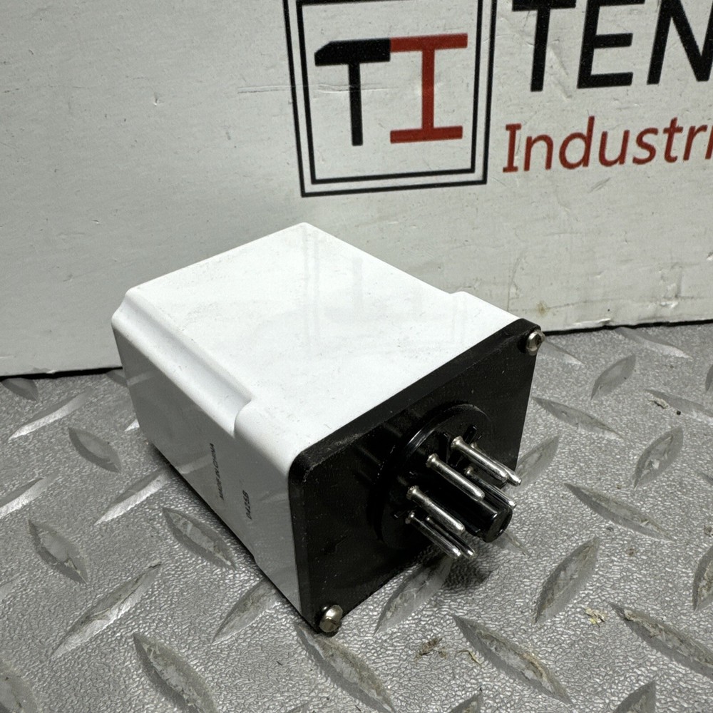 Allen Bradley On-Delay Timer Cat. 700HT12AA1 SerA A-42