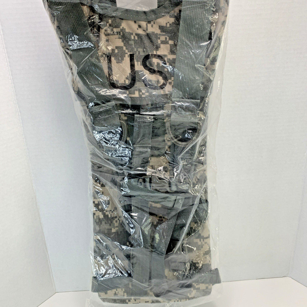 Molle II Hydration System Carrier for 3L CamelBak Bladder ~ USGI Digital Camo