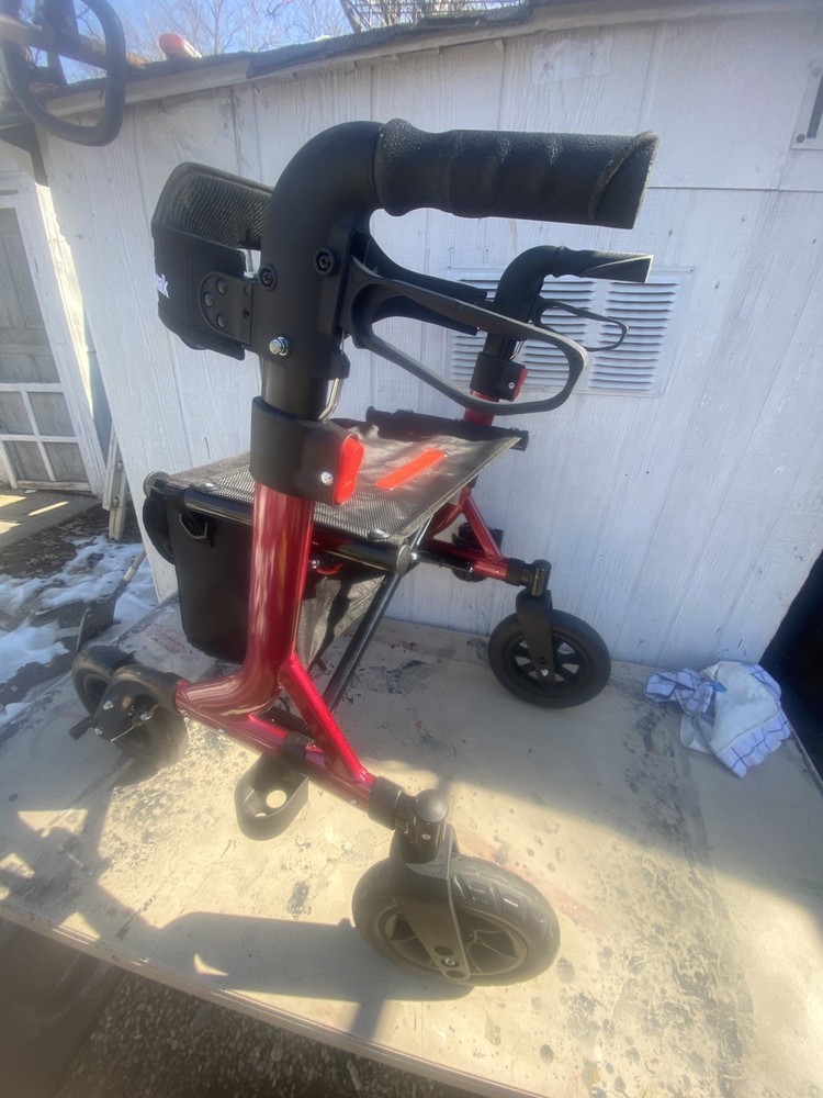 Rollator Walker for Seniors, Lightweight Foldable All Terrain Rolling Walker wit