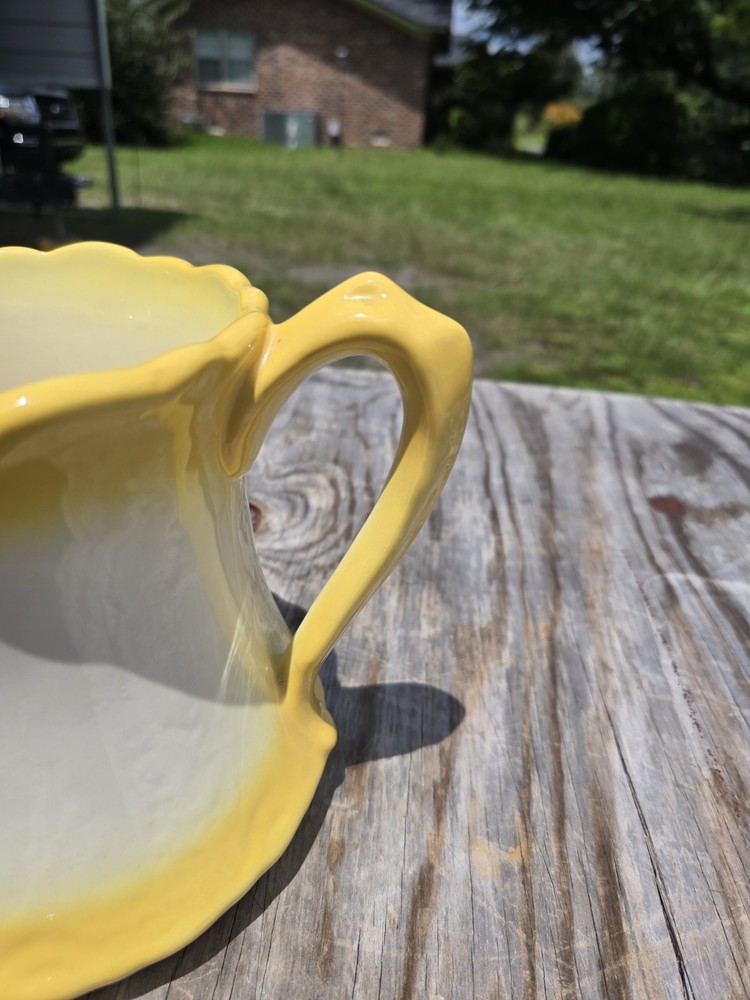 Vtg Studio Ceramic 7" Yellow/White Pitcher SUNFLOWERS 1982 "PRISTINE CONDITION"