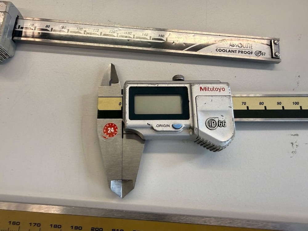 Mitutoyo Digital Calipers – 6 Pieces