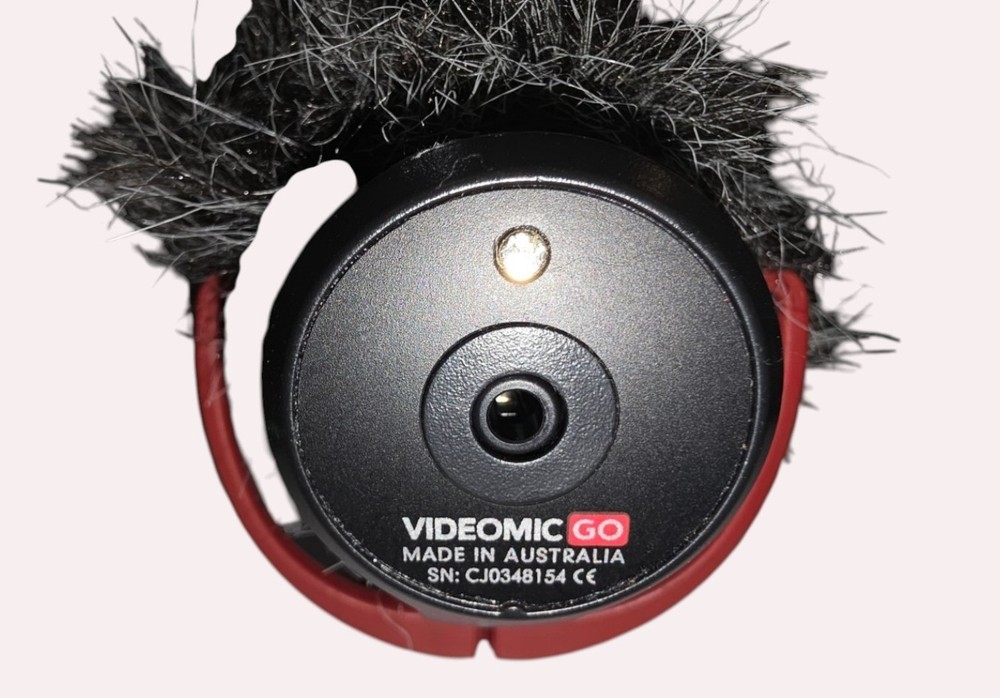 RODE VideoMic GO Camera Shotgun Microphone w Fur Wind Filter