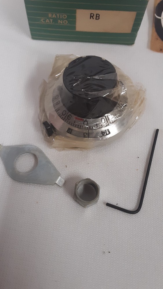 Vintage Helipot Model RB Precision Duodial Knobs - NOS - Qty 2 - Original Boxes