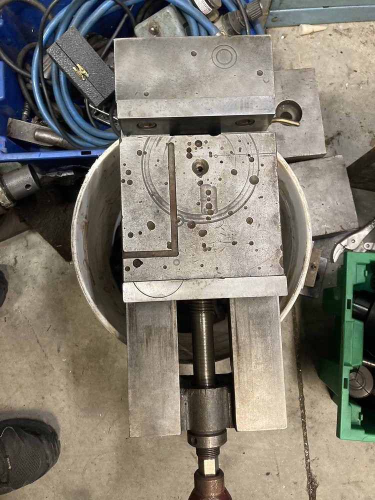 KURT 6" PULL-TYPE II CNC MILLING MACHINE VISE w/ JAWS & HANDLE - #PT600