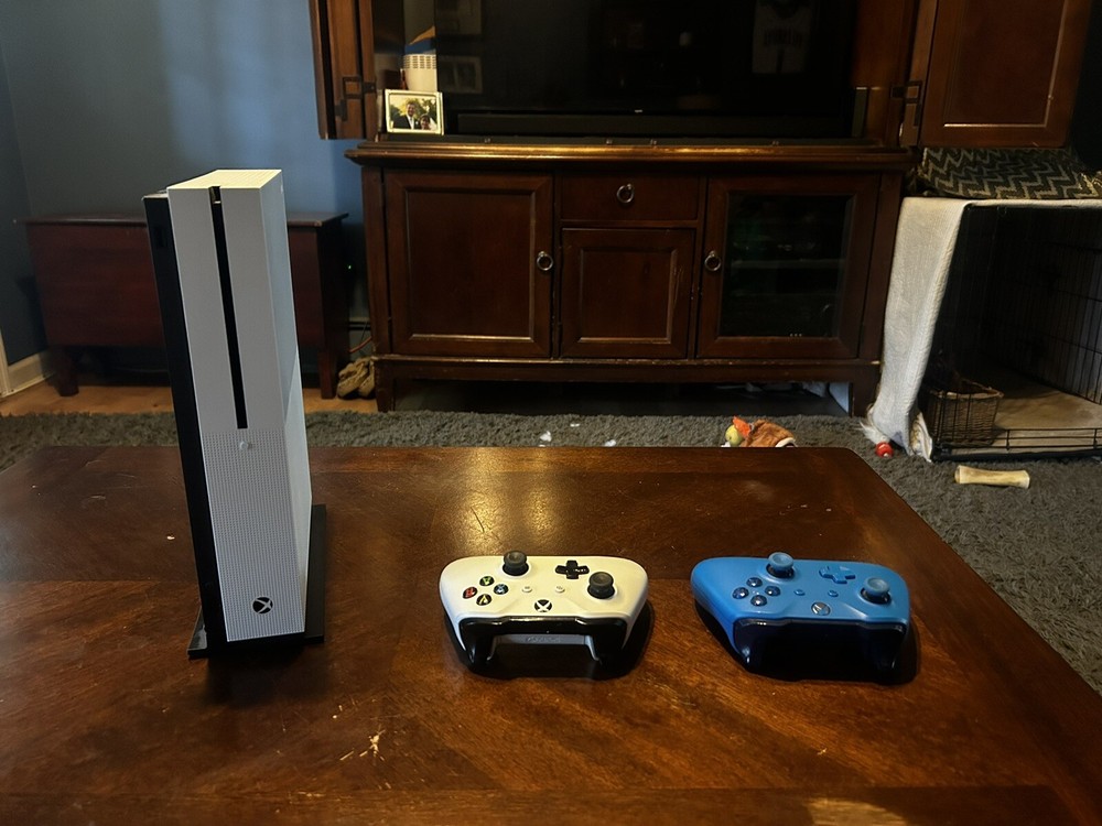 xbox one controllers- both Controllers Included! -Xbox Is Not Included!