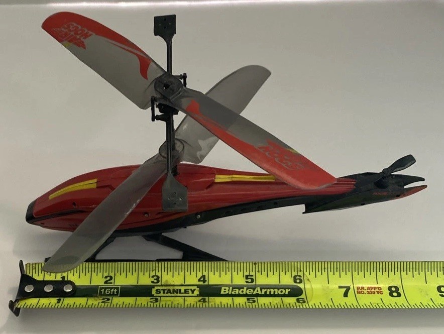 Spin Master Air Hogs Axis 300x RC Helicopter 3 And Remote. Read Description