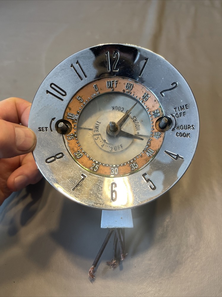 VINTAGE CHROME RETRO CLOCK MID CENTURY ELECTRIC CLOCK EMBOSSED  BOLD TIMER