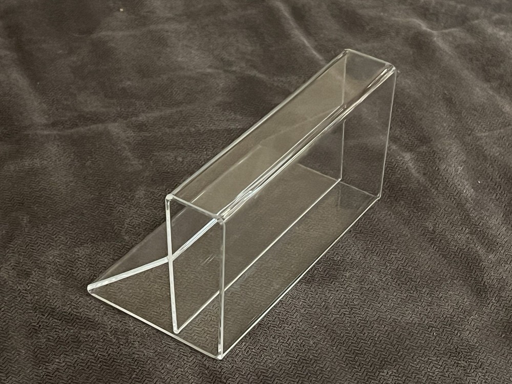 Nintendo Game Boy Advance Plexiglass Display Stand Case