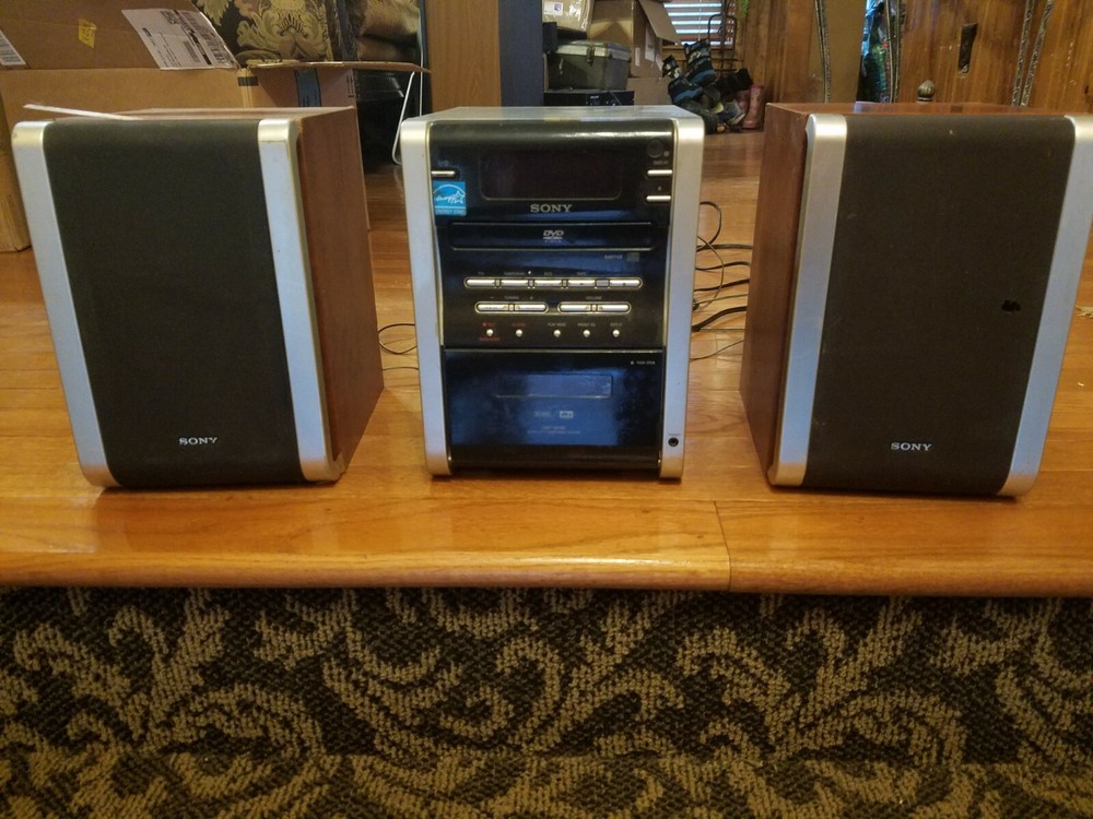 Sony Compact System DVD Deck Receiver Model CMT-DV2D With Speakers Rough