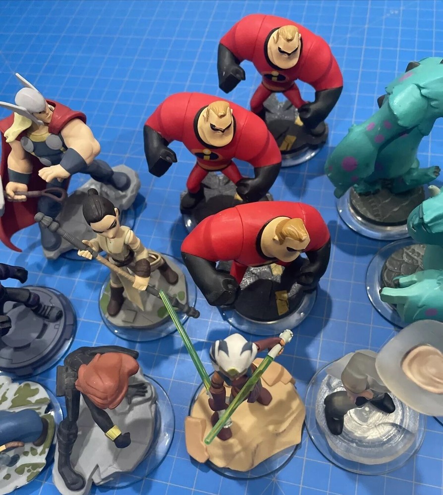 Disney Infinity 13 Figure Lot Duplicates Untested 2.0, 3.0