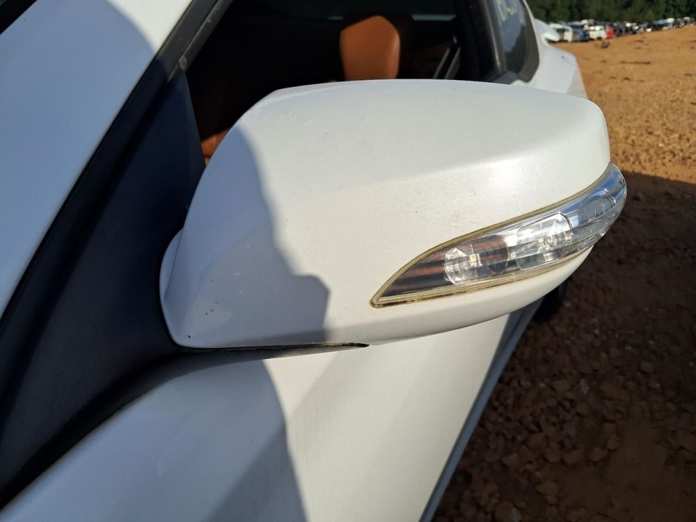 GENESIS 2015 Glove Box 4775666