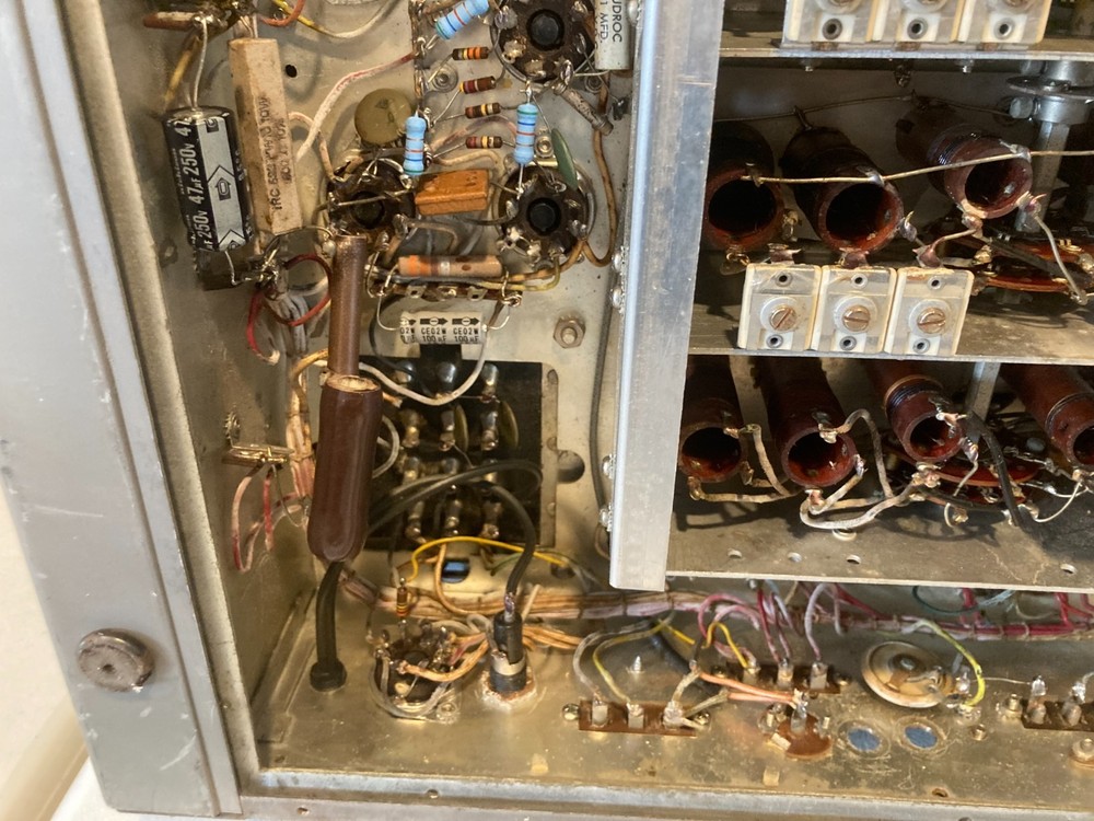 Vintage National NC-183D Communication Receiver Power On