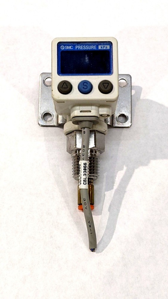 SMC ZSE80F-N02L-V Vacuum Switch Assembly CABLE CUT SHORT