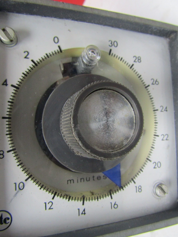 👀 ATC 0-30 MINUTE ELECTROMECHANICAL TIMER 120 VAC 305E016A10PX