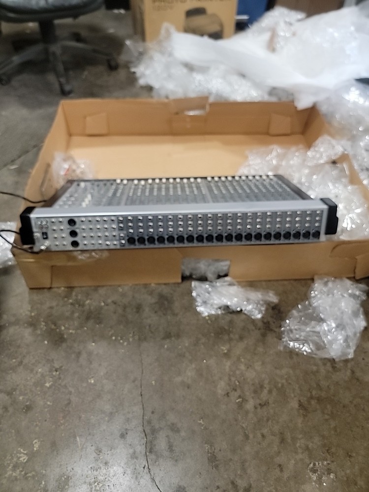 Phonic MR 3243 Mixer