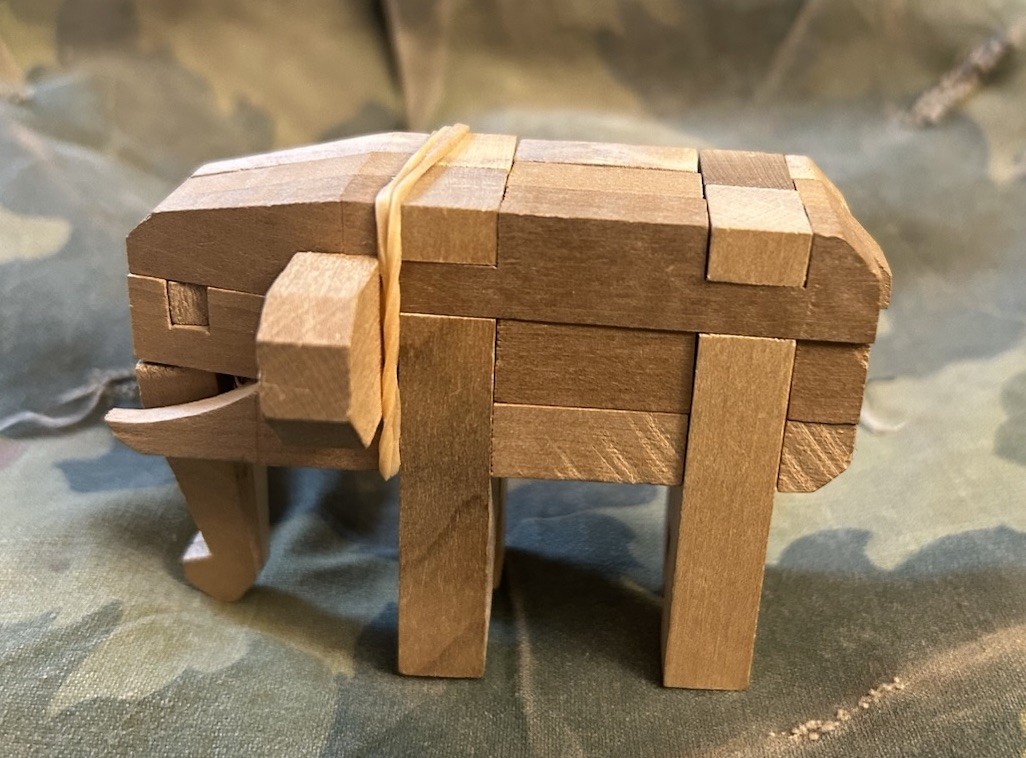 Vietnam War Era Wooden Elephant Puzzle Observed on US GI Helmets JAPAN #1