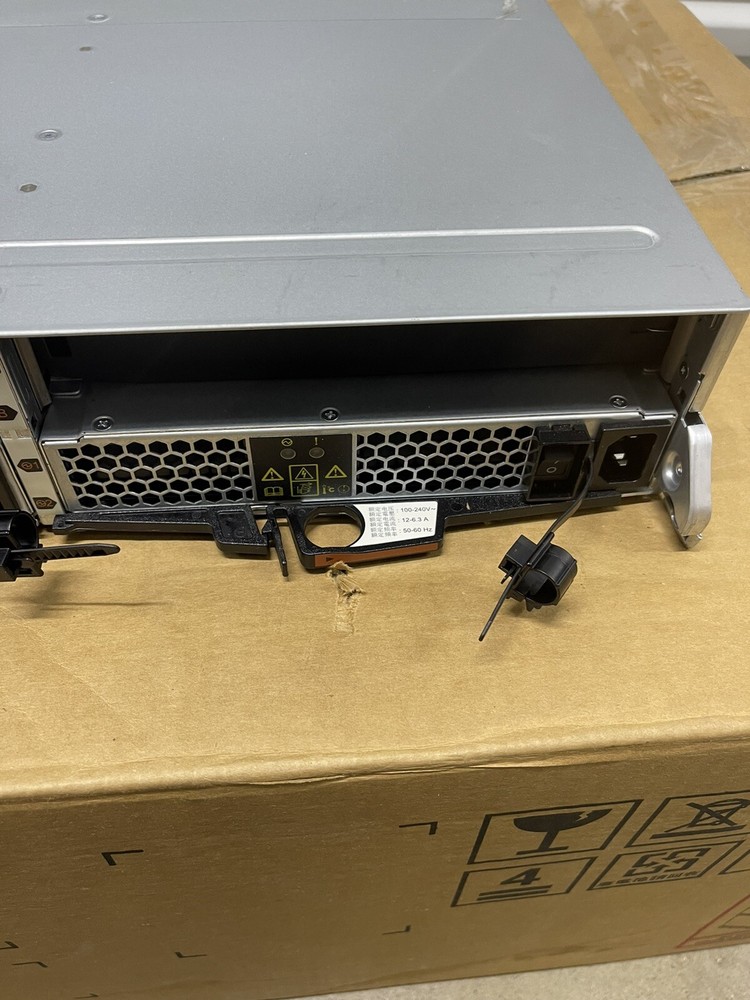 NetApp NAJ-1501 24x 1.8TB 2.5" HDD 2x Controller Hybrid Storage Array