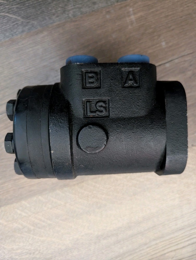 Coursemaster Hydrive 0507104 Hydraulic Steering Unit NOS