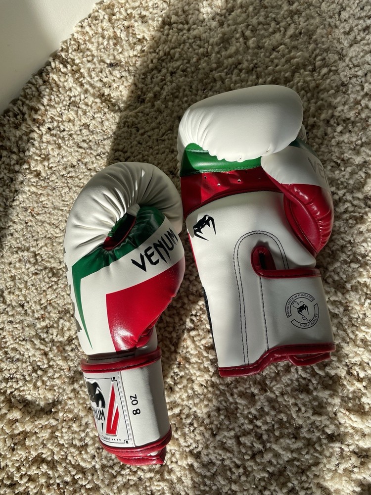venum boxing gloves 8oz