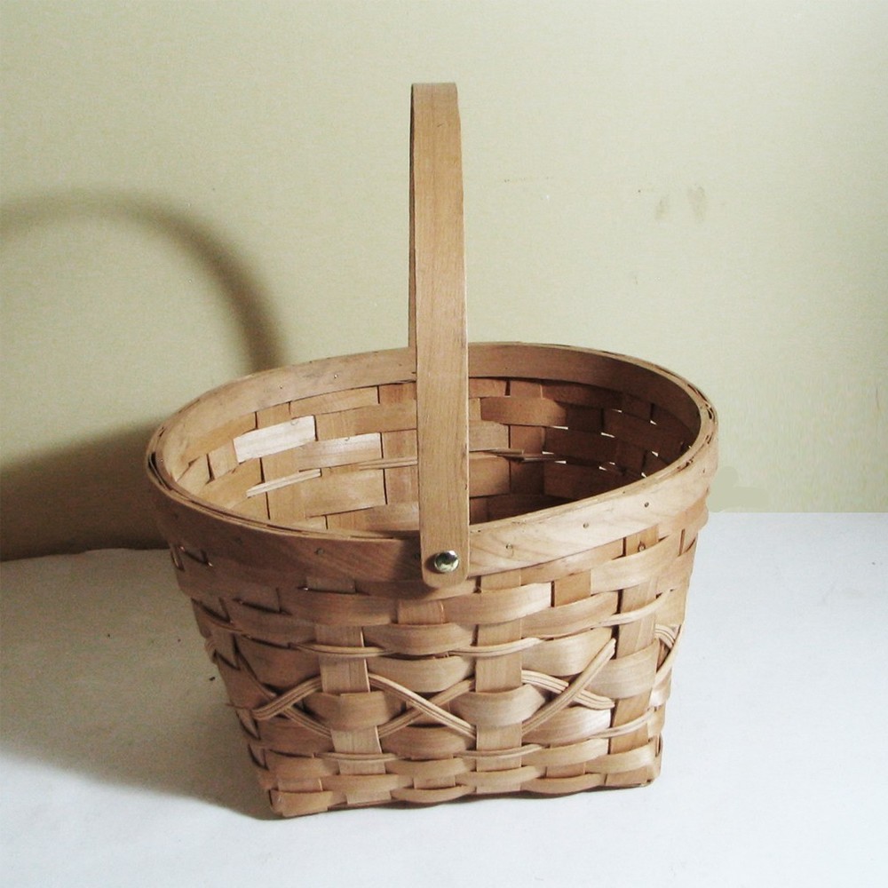 Basket with Moveable Handle, Nice Woven X Pattern, Clean & Fresh 10"x11" LIght