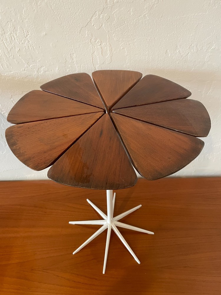 Schultz Petal End Table for Knoll