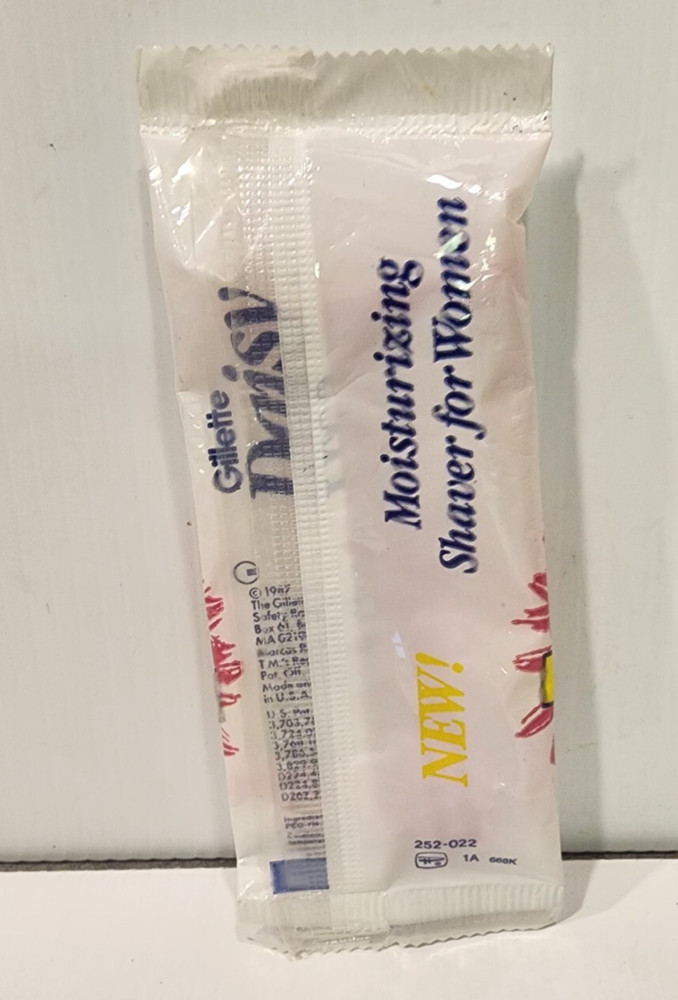 1987 Gillette Daisy Plus Moisturizing Shaver Sample Unopened Vintage Prop
