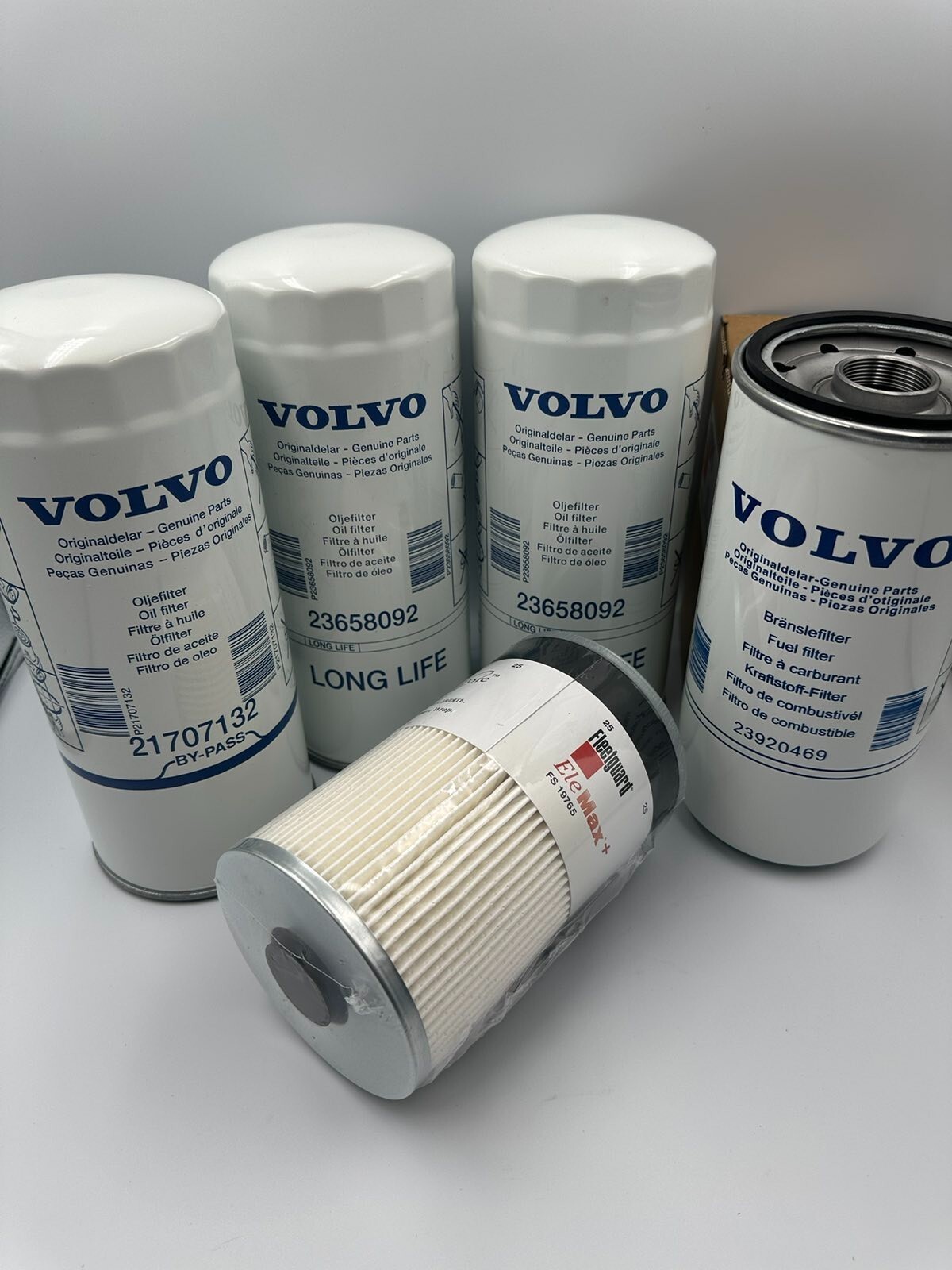 NEW Filter Kit Volvo D13 Oil, Fuel Filters 21707133 (2),21707132,23920469,19765