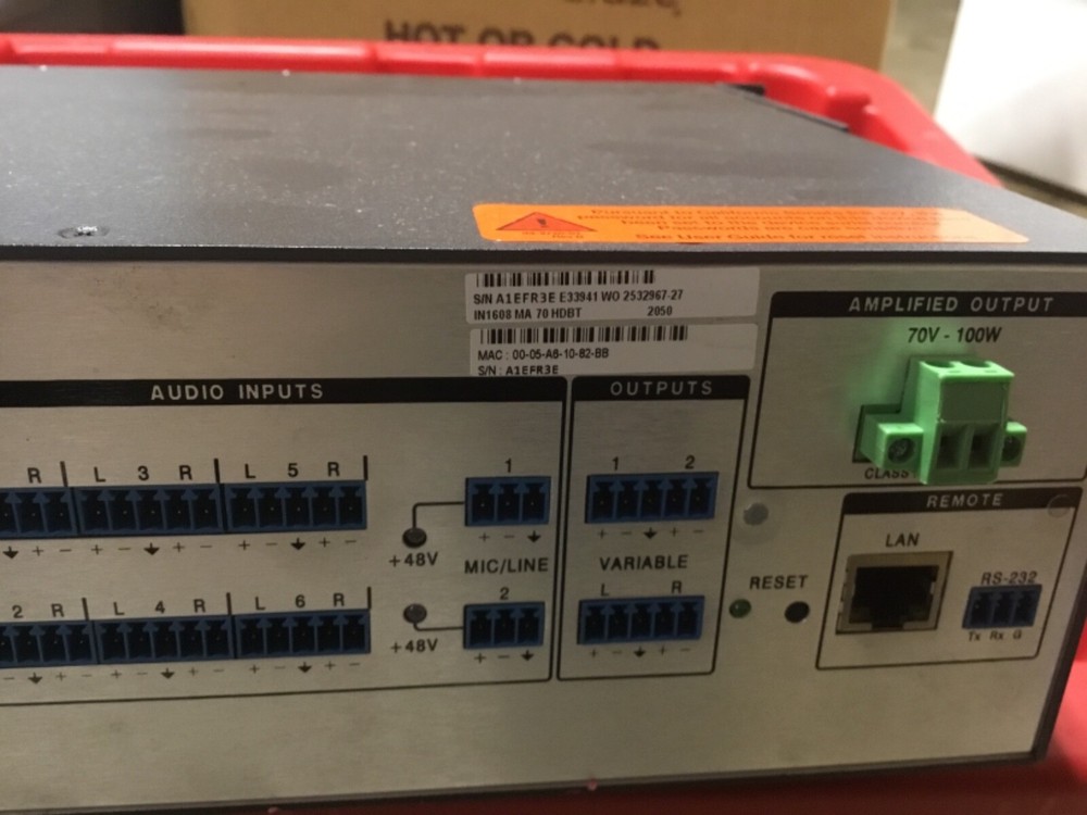Extron IN1608 Scaling Presentation Switch w/ cord
