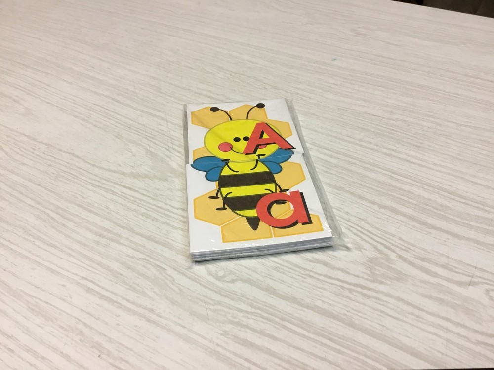 HONEY BEE - Uppercase  Lowercase Match -  Teaching Supplies READING