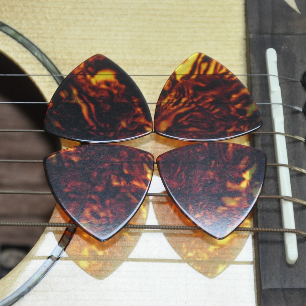 100pcs Brown Tortoise 0.71mm Medium Big Rounded Triangle Celluloid Guitar Picks