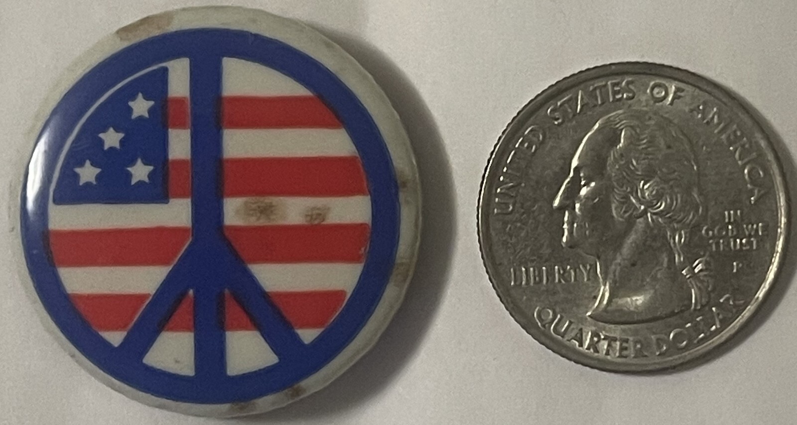 Vintage 🤩1960s Vietnam War USA American Flag Peace Pin Pinback, Historic Piece!