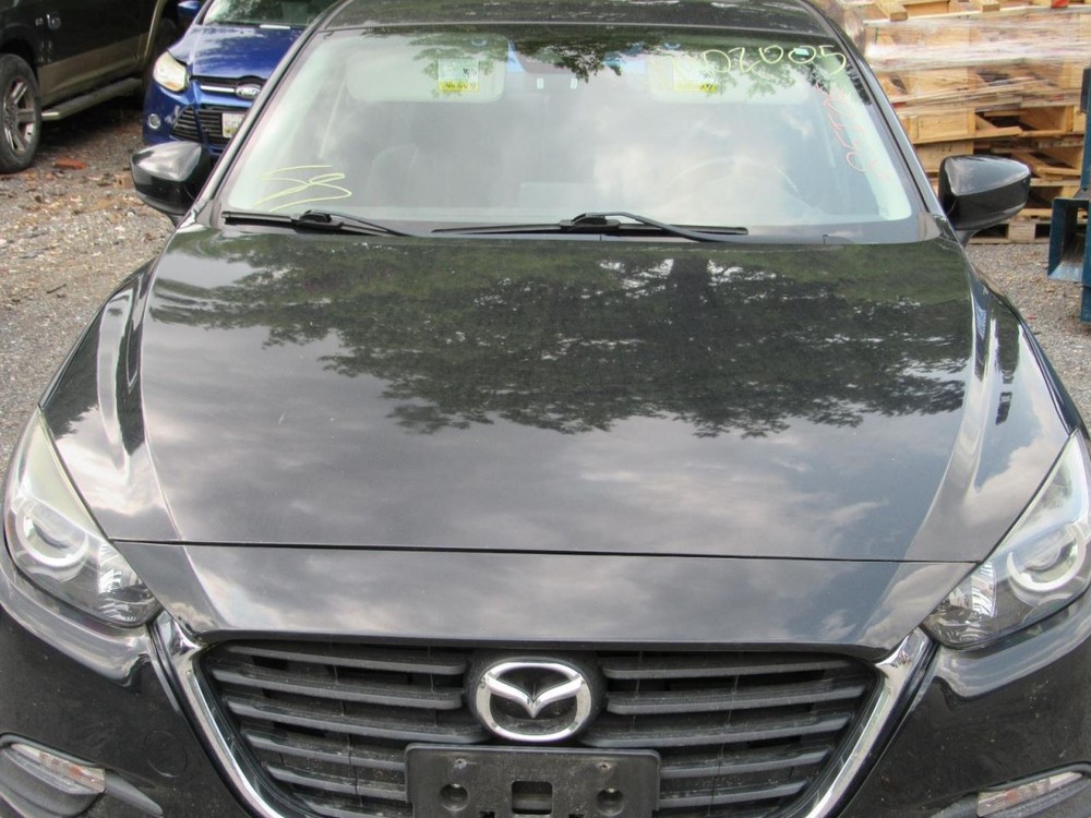 3 2018 Glove Box 1077605